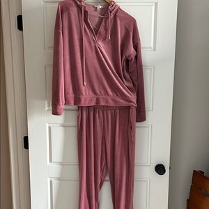 Cable & Gauge Mauve Lounge Set